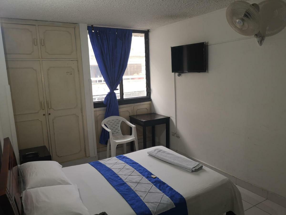 Hotel Alferes Ibague Bagian luar foto
